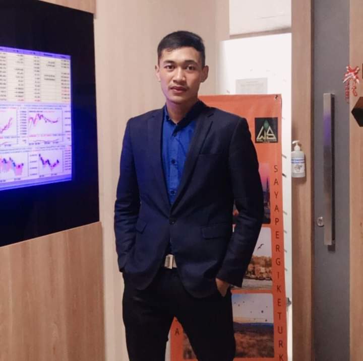 Analyst Photo